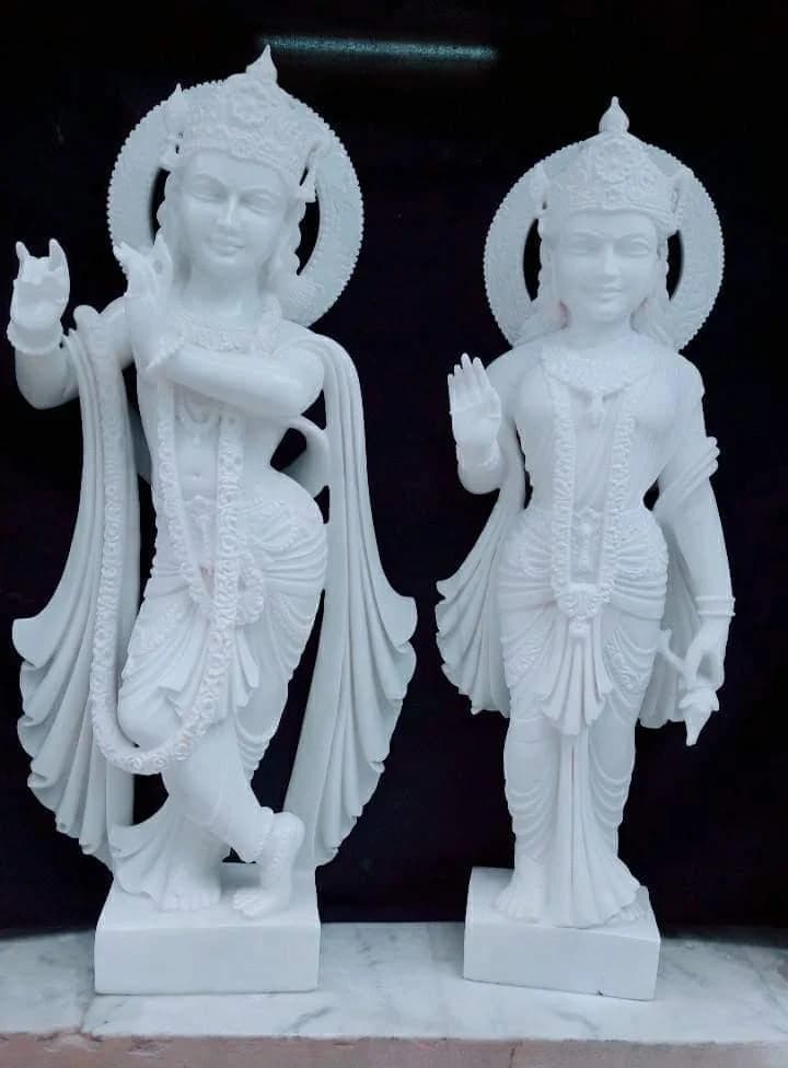 Radha Krishan Statue