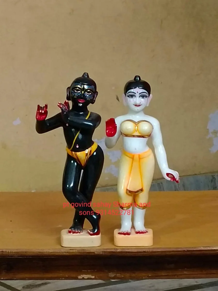 Radha Krishan Statue